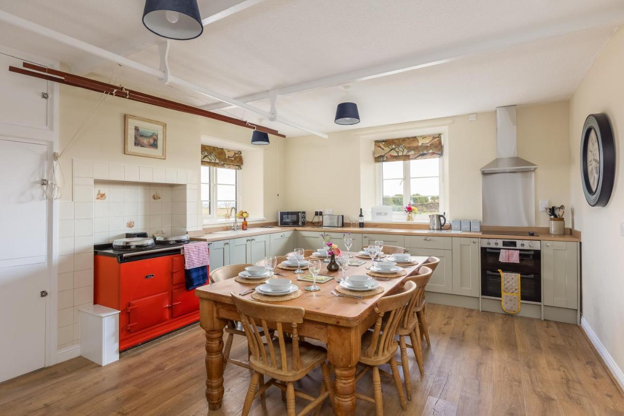 Luxury Farmhouse With Stunning Views And Hot Tub Ebberston Exterior foto